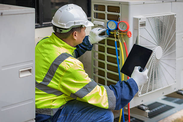 Professional Hvac technician working in Warsaw, VA